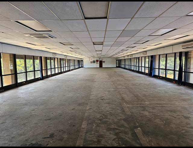 588M² OFFICE TO LET IN ALRODE